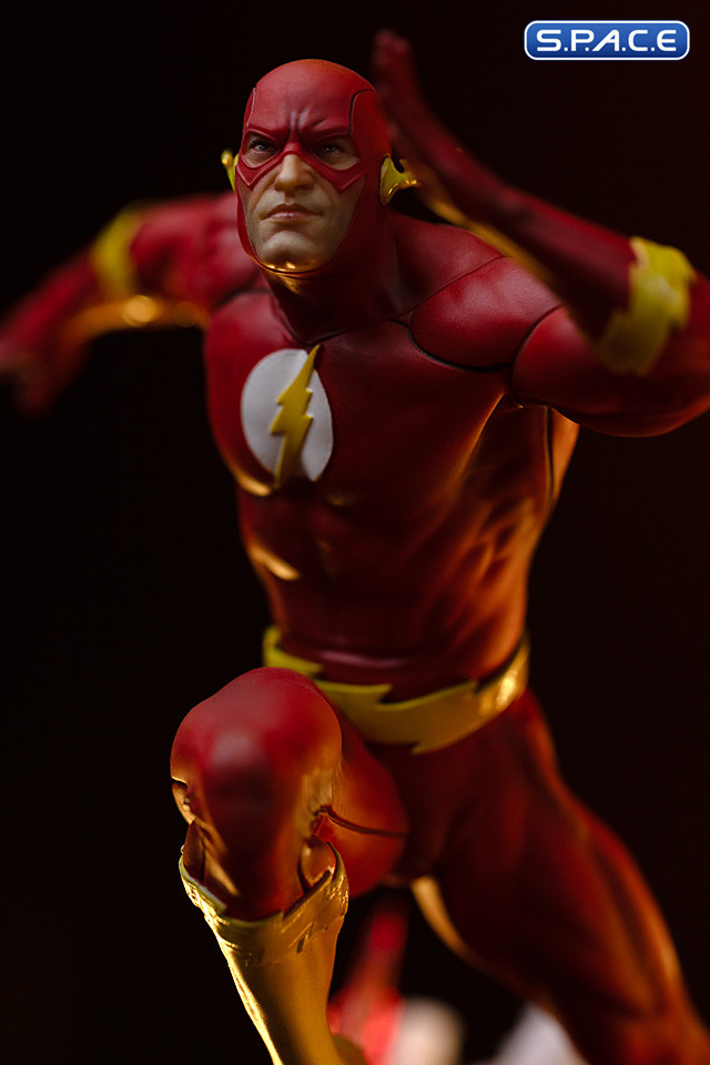 1/10 Scale Flash Art Scale Statue (DC Comics)
