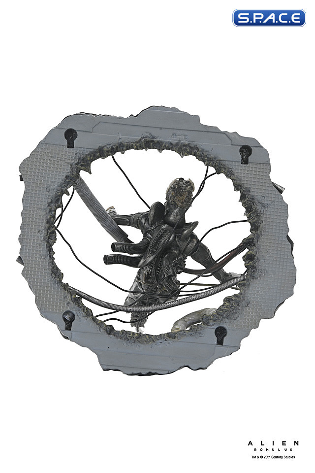 Deluxe Suspended Lab Xenomorph XX121 (Alien: Romulus)