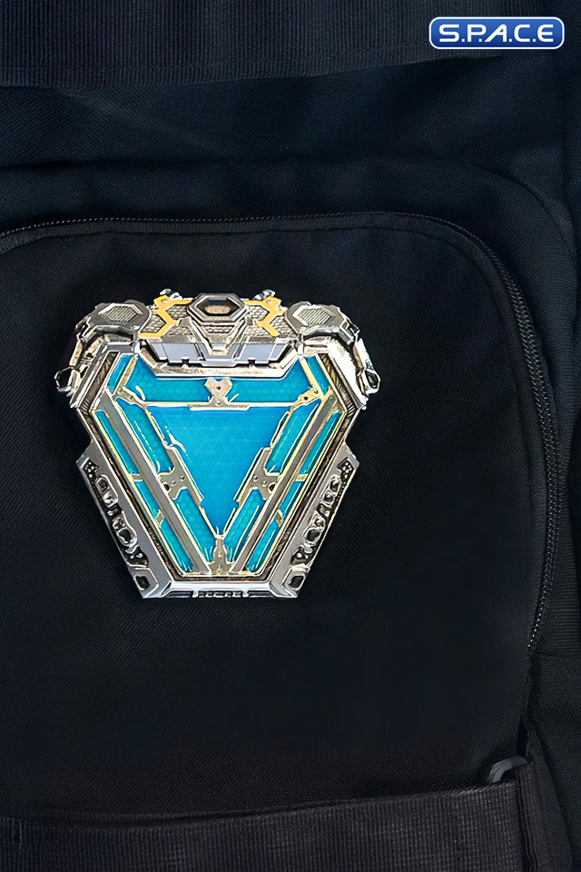 Iron Man RT-5 Arc Reactor Light-Up Pin (Avengers)