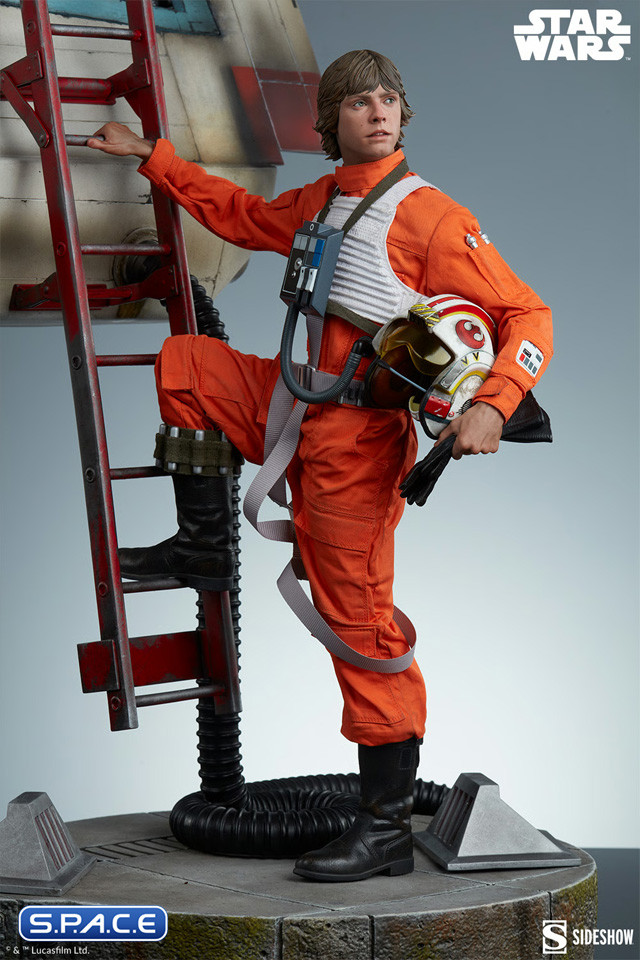 Luke Skywalker & X-Wing Red Five, Standing By Premium Format Figure (Star Wars)