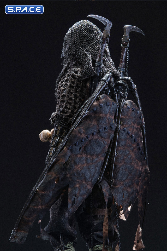 1/6 Scale Owlet Moth (Myriads of Faces)