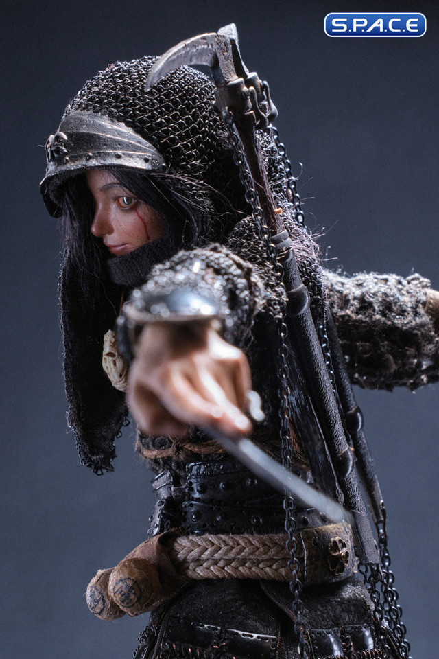 1/6 Scale Owlet Moth (Myriads of Faces)