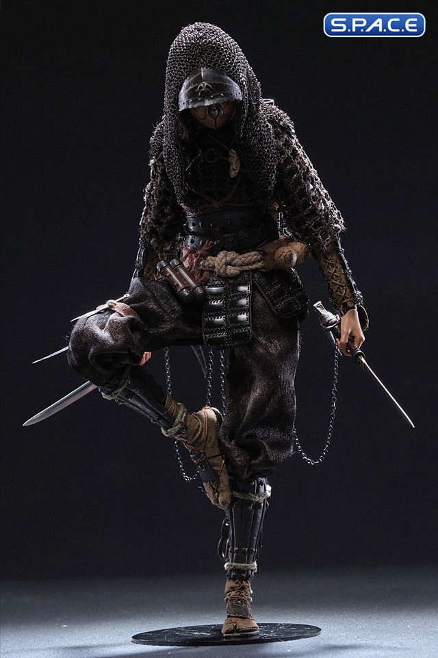 1/6 Scale Owlet Moth (Myriads of Faces)