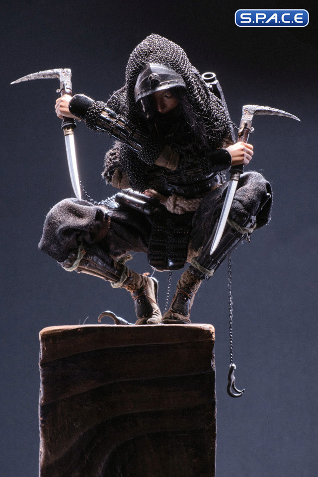 1/6 Scale Owlet Moth (Myriads of Faces)