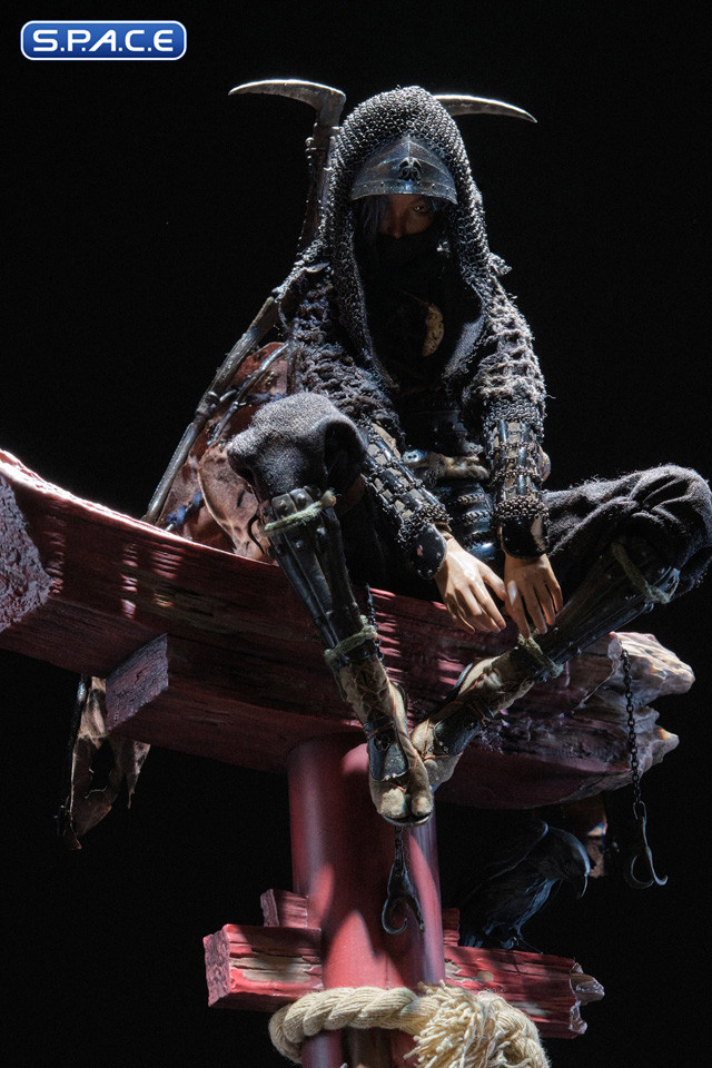 1/6 Scale Owlet Moth (Myriads of Faces)