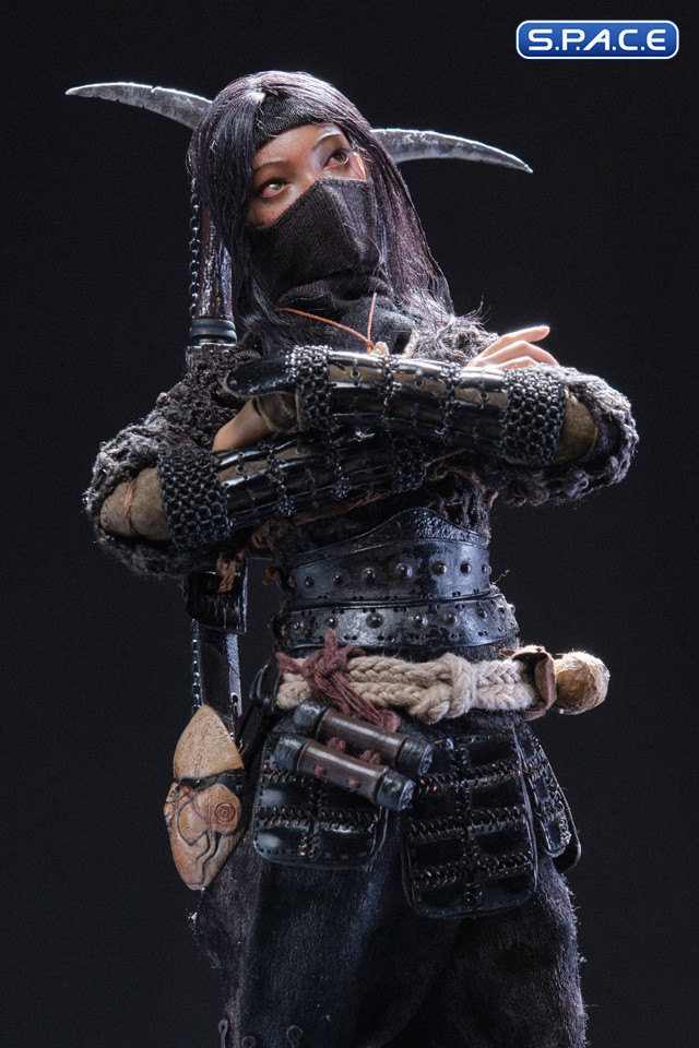 1/6 Scale Owlet Moth (Myriads of Faces)