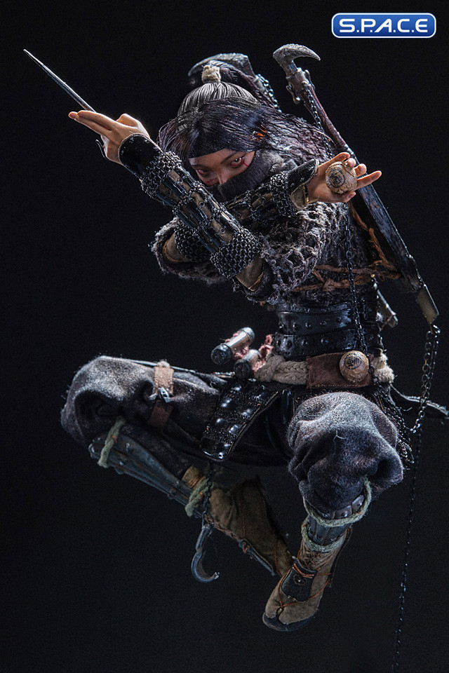 1/6 Scale Owlet Moth (Myriads of Faces)