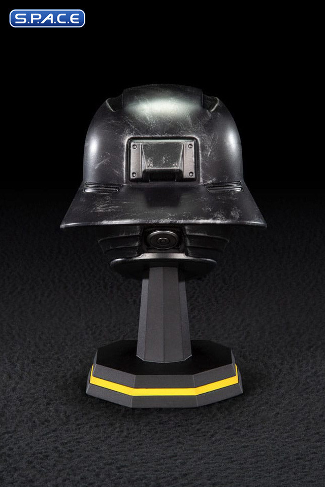 1/4 Scale Field Chemist Helmet Replica (Helldivers 2)
