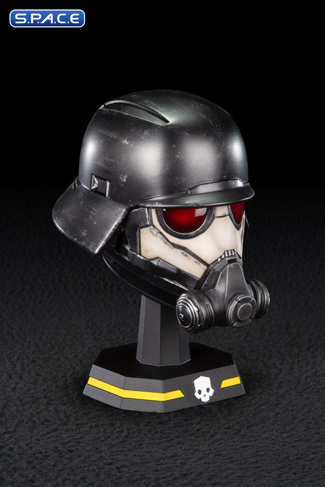 1/4 Scale Field Chemist Helmet Replica (Helldivers 2)