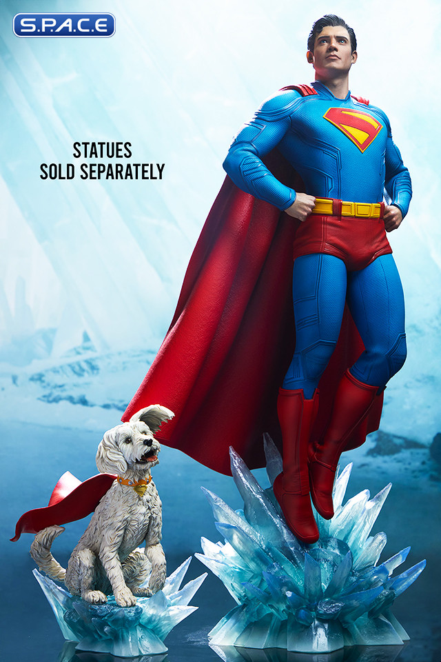 Superman Premium Format Figure (Superman)