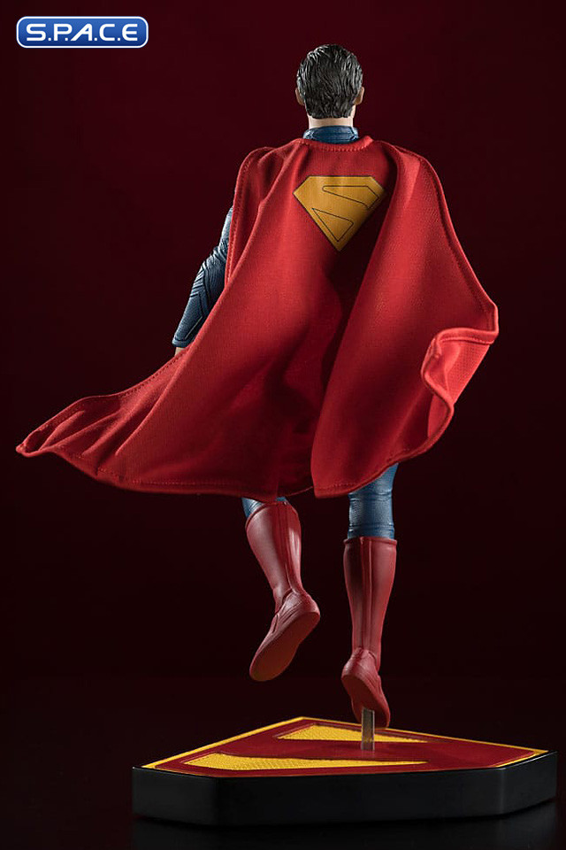 Superman Statue (Superman)