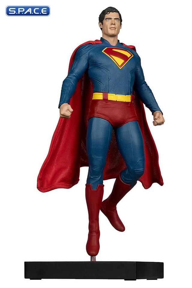 Superman Statue (Superman)