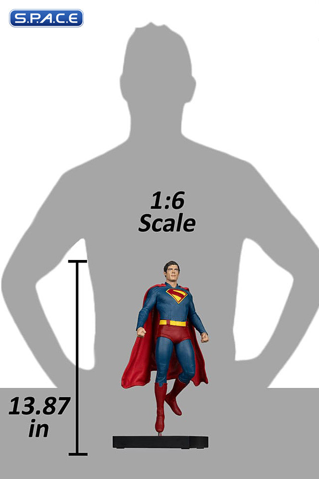 Superman Statue (Superman)