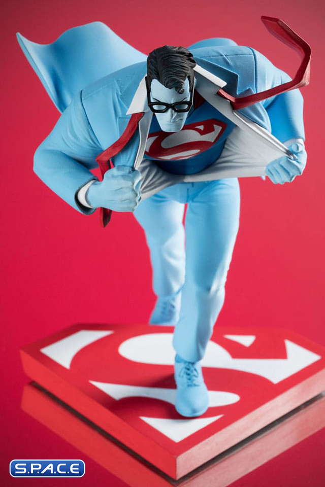 Superman red & blue Statue by Clayton Henry (DC Comics)