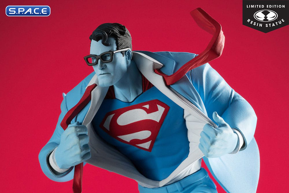 Superman red & blue Statue by Clayton Henry (DC Comics)