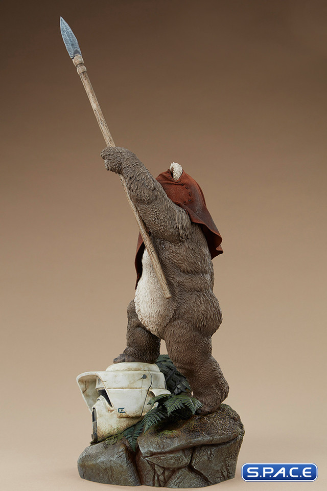 Wicket Premium Format Figure (Star Wars)