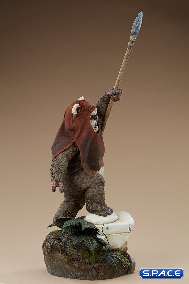 Wicket Premium Format Figure (Star Wars)