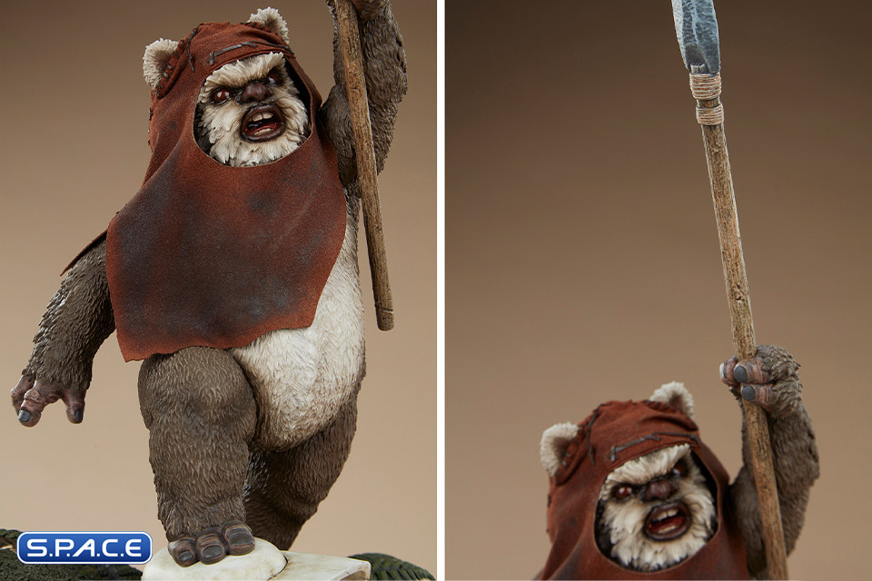 Wicket Premium Format Figure (Star Wars)
