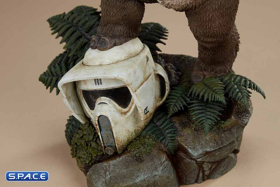 Wicket Premium Format Figure (Star Wars)