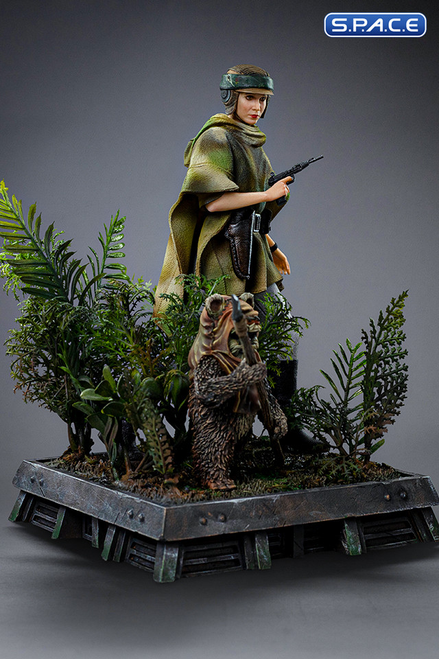 1/10 Scale Leia & Wicket Art Scale Statue (Star Wars)