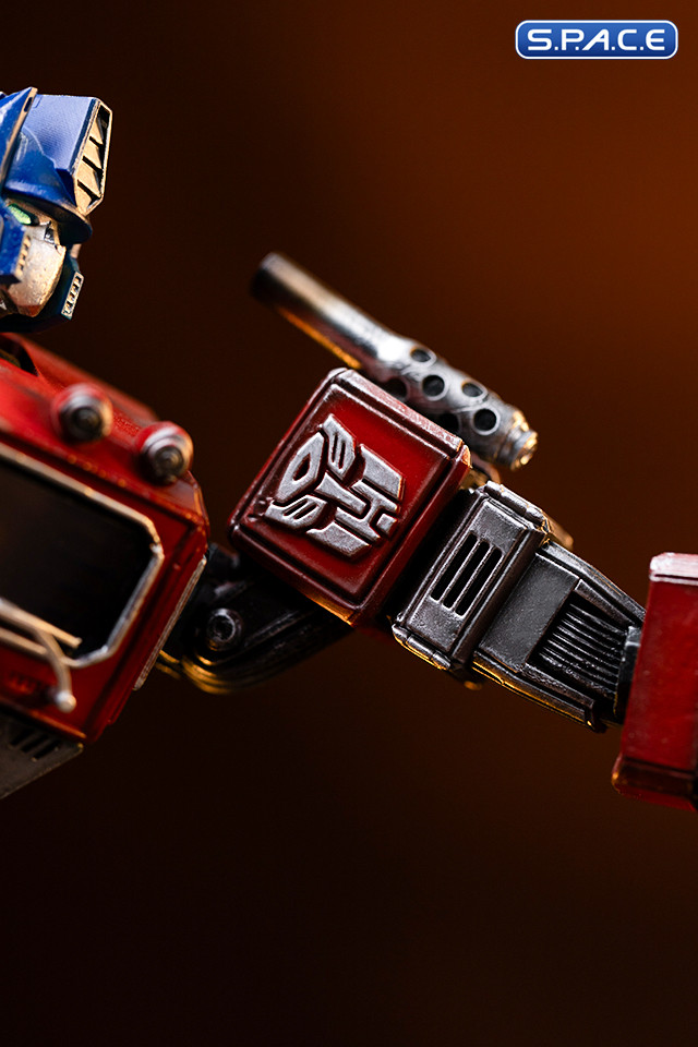 1/20 Scale Optimus Prime Demi Art Scale Statue (Transformers)