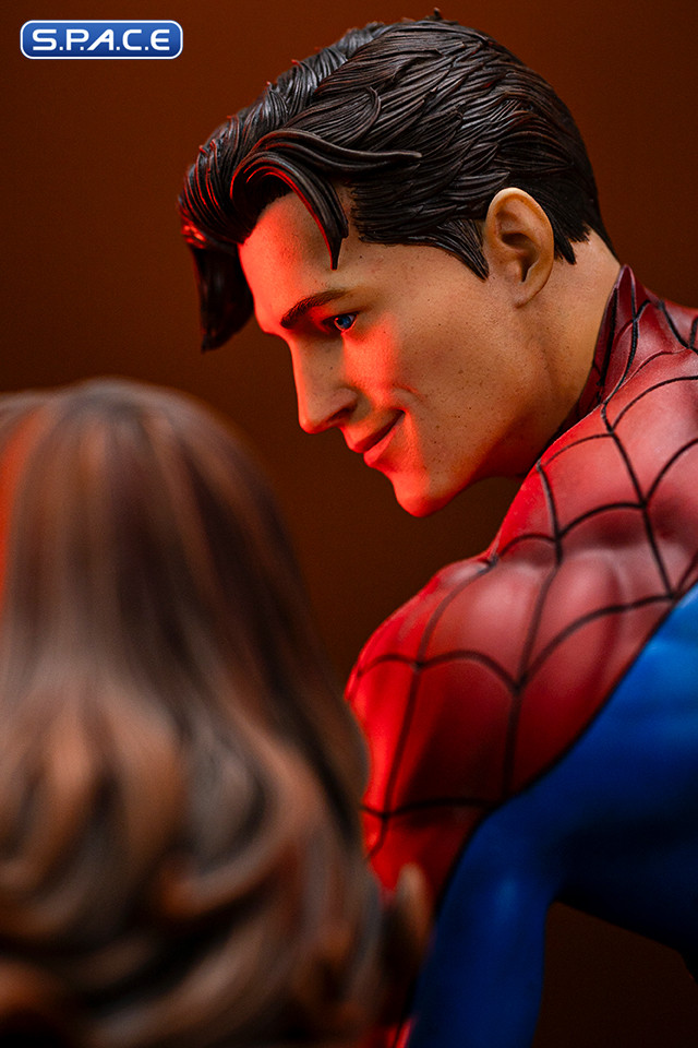 1/6 Scale Spider-Man & MJ Diorama (Marvel)