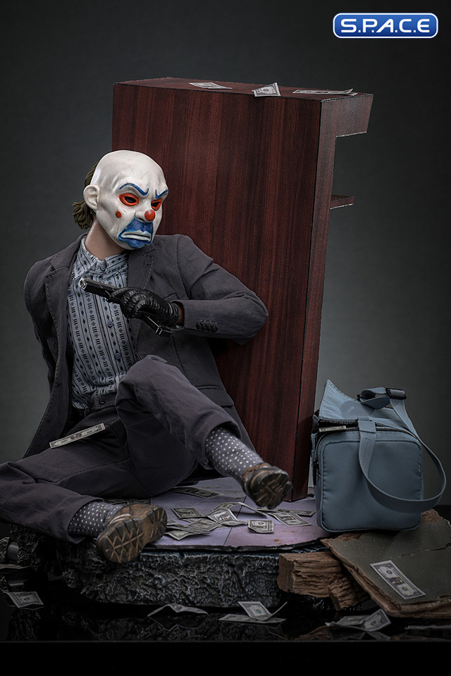 1/6 Scale The Joker Bank Robber Version DX50 (Batman - The Dark Knight)