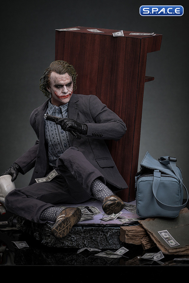 1/6 Scale The Joker Bank Robber Version DX50 (Batman - The Dark Knight)