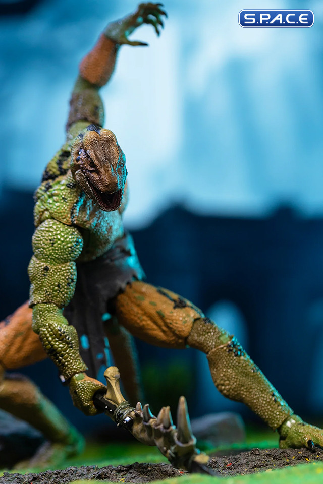 Savage Lemurian (Savage Crucible)