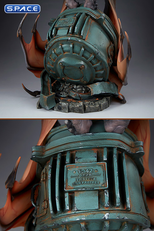 Man-Bat Premium Format Figure (DC Comics)