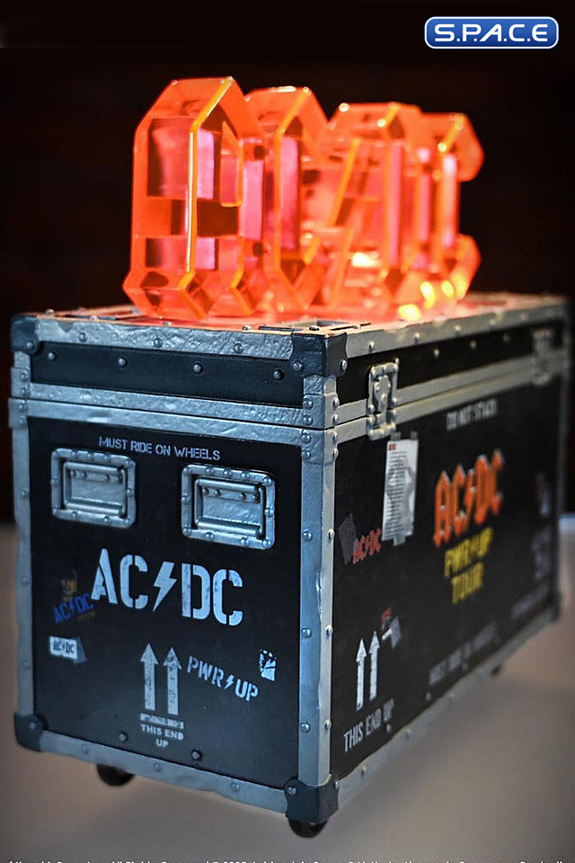 PWR UP Road Case on Tour Rock Iconz Statue (AC/DC)