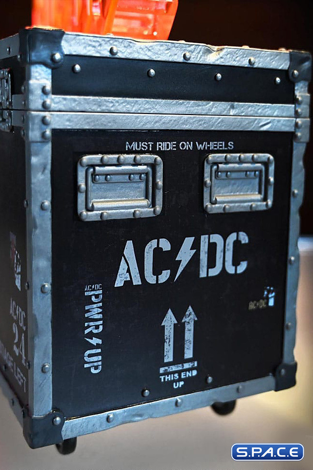 PWR UP Road Case on Tour Rock Iconz Statue (AC/DC)