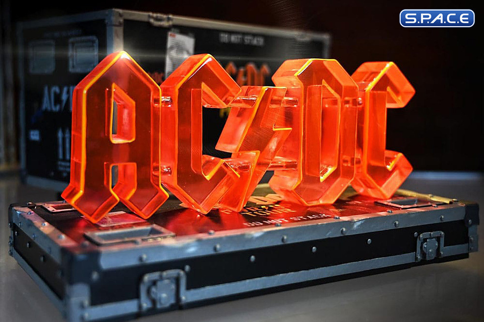 PWR UP Road Case on Tour Rock Iconz Statue (AC/DC)