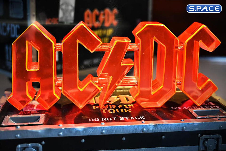 PWR UP Road Case on Tour Rock Iconz Statue (AC/DC)