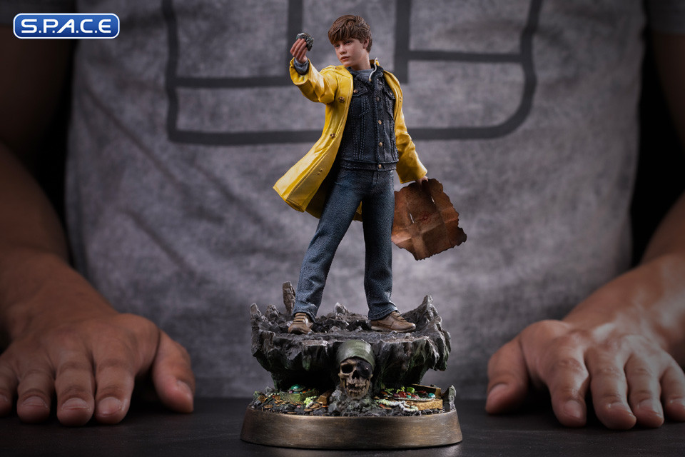 1/10 Scale Mikey Walsh Art Scale Statue (The Goonies)