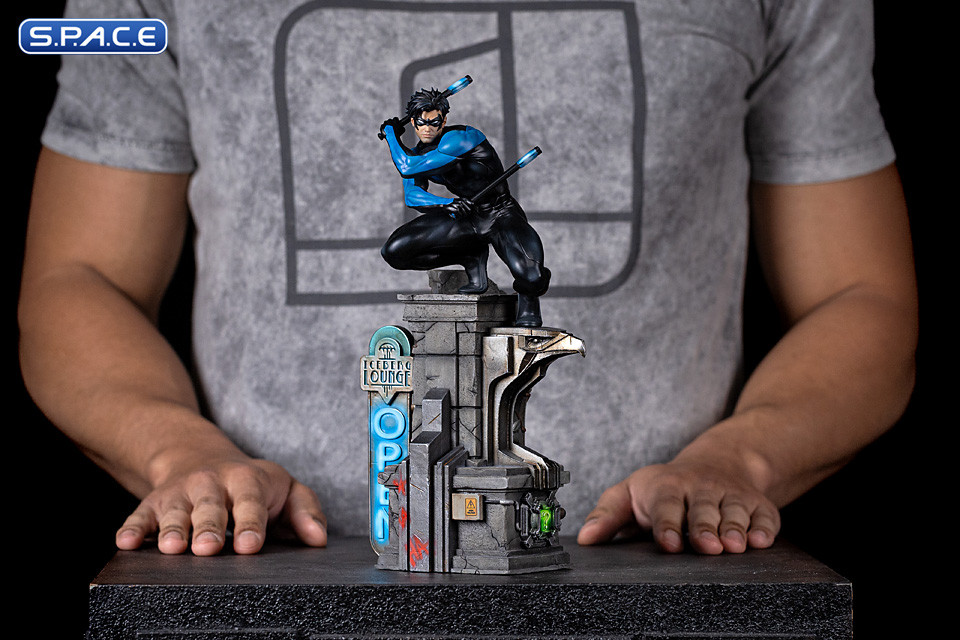 1/10 Scale Nightwing Art Scale Statue (DC Comics)