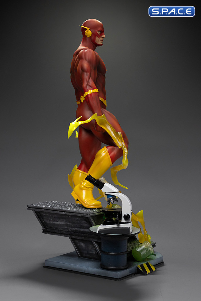 1/4 Scale The Flash Legacy Replica Statue (DC Comics)