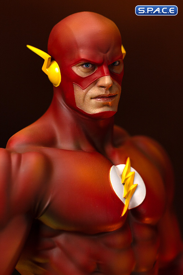 1/4 Scale The Flash Legacy Replica Statue (DC Comics)