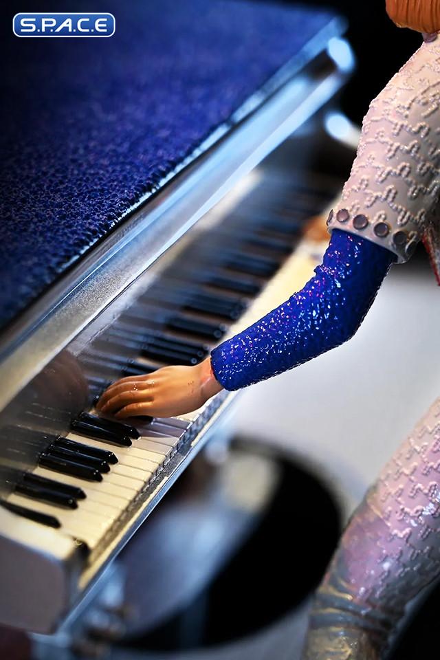 Elton John Rock Iconz Statue (Elton John)