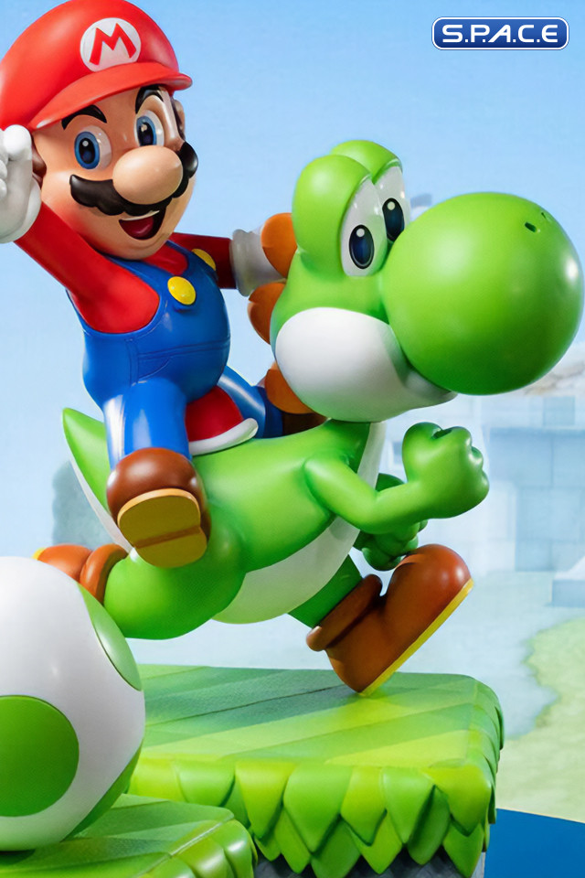 Mario and Yoshi Statue - Exclusive Version (Super Mario)