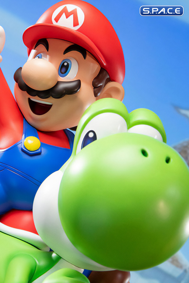 Mario and Yoshi Statue (Super Mario)