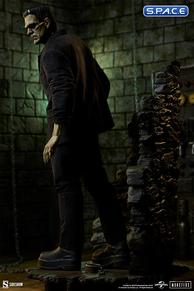 Frankensteins Monster Premium Format Figure - Mixed Media Version (Universal Monsters)