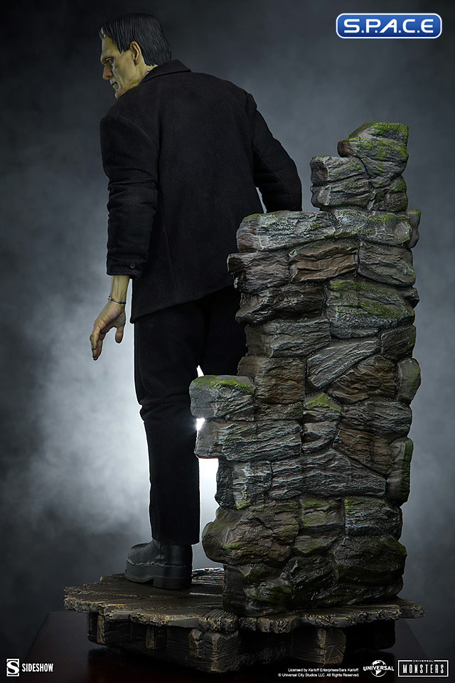 Frankensteins Monster Premium Format Figure - Mixed Media Version (Universal Monsters)