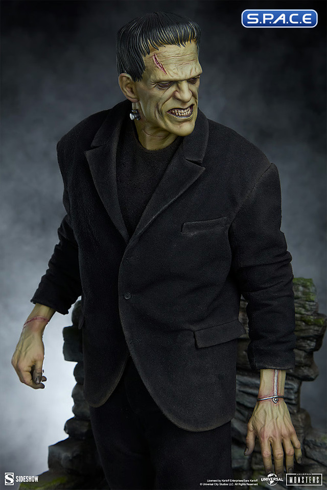 Frankensteins Monster Premium Format Figure - Mixed Media Version (Universal Monsters)