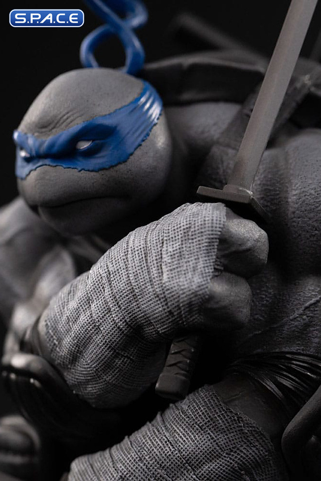 1/10 Scale Leonardo BDS Art Scale Statue - black & white Version (Teenage Mutant Ninja Turtles)