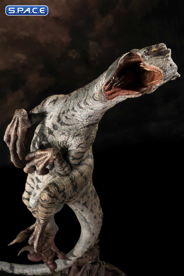 Female Velociraptor White Queen Maquette (Jurassic Park III)