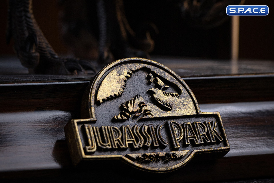 1/10 Scale Raptors at the Kitchens Door Art Scale Statue (Jurassic Park)