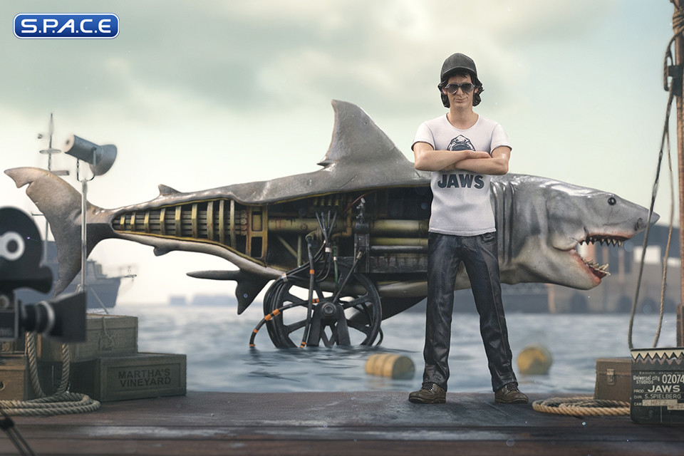 1/10 Scale Steven Spielberg & Jaws Deluxe Art Scale Statue (Jaws)