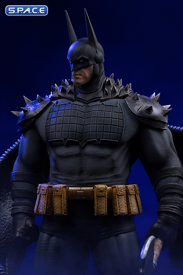 1/10 Scale Batman Absolute Art Scale Statue (DC Comics)