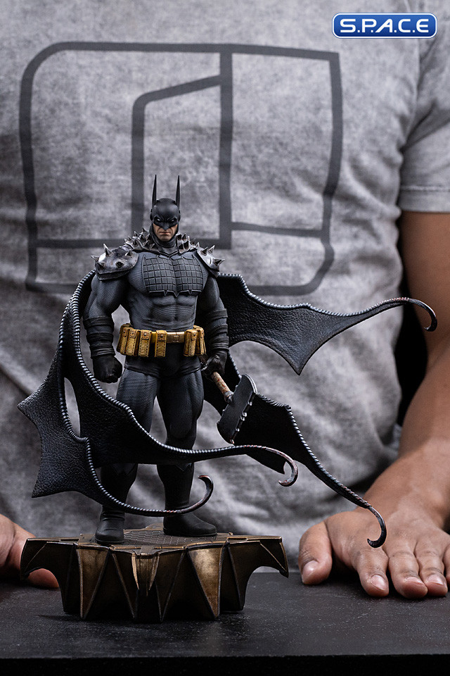 1/10 Scale Batman Absolute Art Scale Statue (DC Comics)